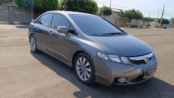 HONDA CIVIC 1.8 LXL 16V FLEX 4P MANUAL HONDA CIVIC 1.8 LXL 16V FLEX 4P MANUAL
